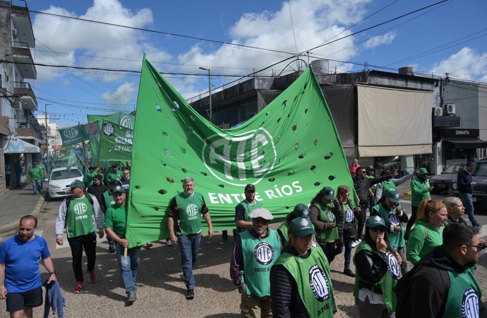 Manifestación de ATE: llegó Rodolfo Aguiar a Gualeguaychú en medio del conflicto municipal