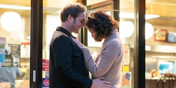 La película romántica sugerida es estadounidense.