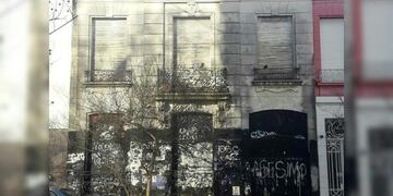 Casa de Ricardo Barreda en La Plata (web)\u002E