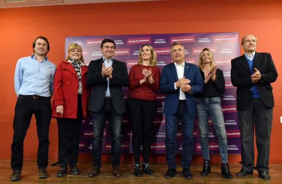 Cambia Mendoza presentó la lista completa para el Congreso