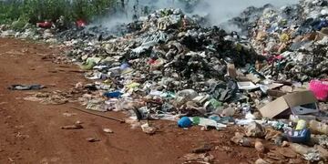 En el basurero municipal de Corrientes encontraron un ataúd con restos humanos en su interior\u002E