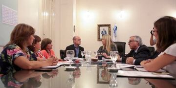 Reunión entre los ministerios de Educación y de Salud de Tucumán (Ministerio de Educación de Tucumán\u002E Facebook)