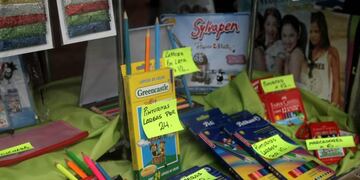 El Gobierno firmó con comerciantes un acuerdo de precios para el ciclo lectivo 2020