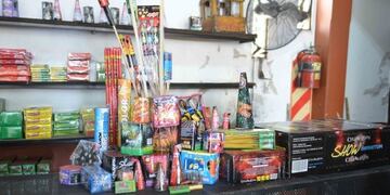 Comerciantes esperan una respuesta sobre la habilitación para vender pirotecnia