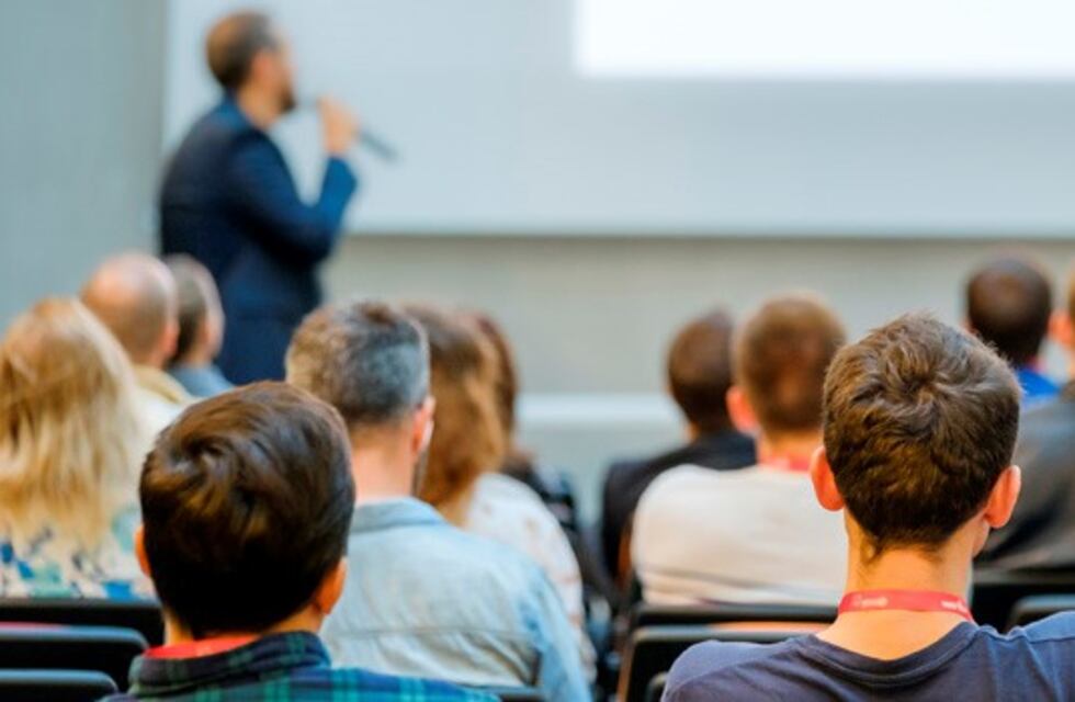 Un docente fue despedido por usar lenguaje inclusivo