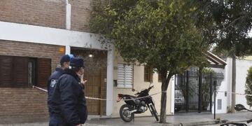 Policía de la Federal baleó a un delincuente que intentó robarle la moto\u002E