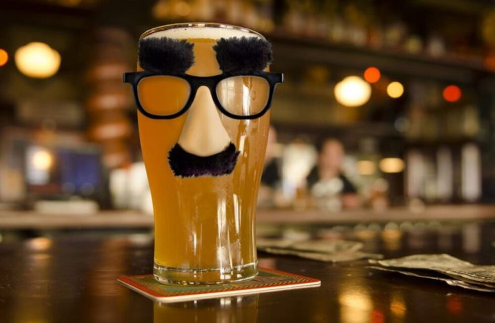 Crean una cerveza que hace bien a la panza y refuerza las defensas