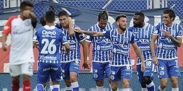 Godoy Cruz es escolta de Boca, está a siete puntos y sueña con el título de la Superliga\u002E