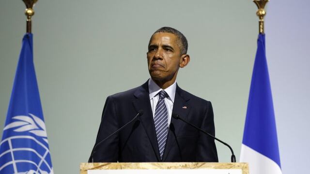 FILE PHOTO: U.S. President Barack Obama participates in the COP21 session of statements by heads of state and government at the climate summit in Paris, France November 30, 2015. REUTERS/Kevin Lamarque/File Photo