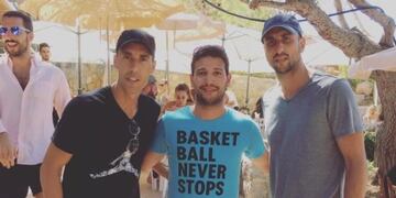 Manu Ginóbili junto al cordobés Pablo Prigioni en Ibiza\u002E