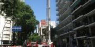 DYN804, BUENOS AIRES 07/12/2016, INCENDIO EN EDIFICIO DE AV SANTA FE Y SCALABRINI ORTIZ.FOTO:DYN7RODOLFO PEZZONI.