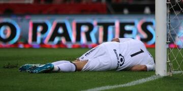 Impresionante lesión de Oscar Ustari en el fútbol mexicano\u002E