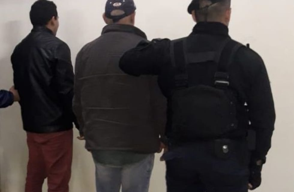 La Policía realizó allanamientos en busca de una banda criminal