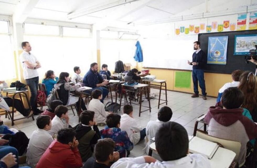 Gobierno y Camuzzi capacitan en las escuelas sobre el uso responsable del gas