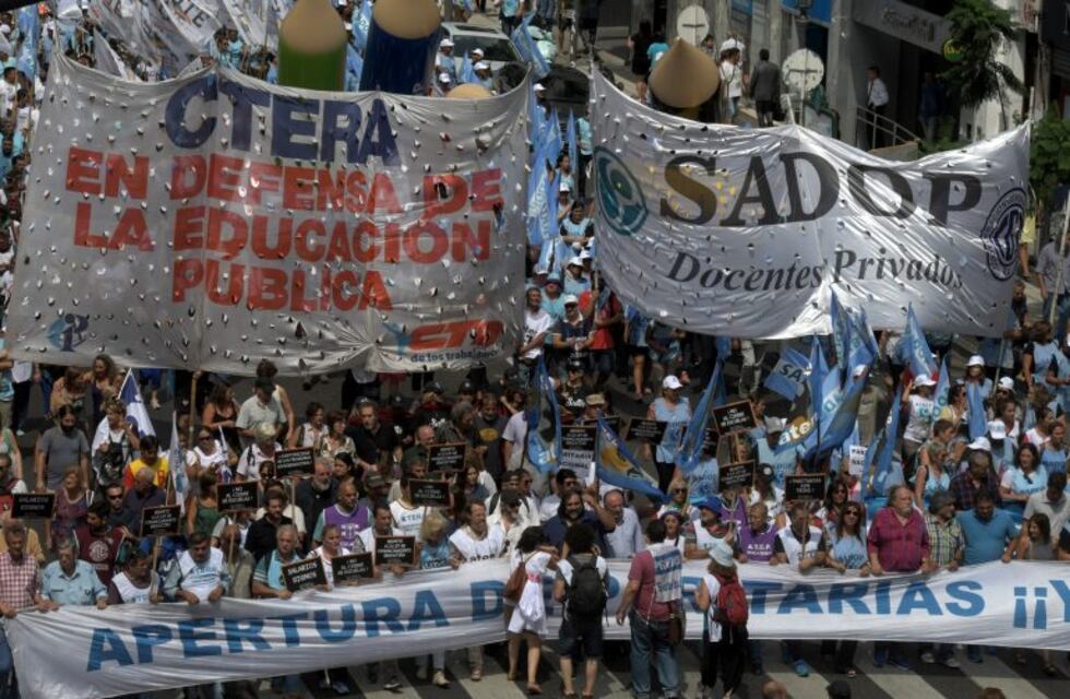 Nuevo revés judicial para los gremios docentes por la partiaria nacional