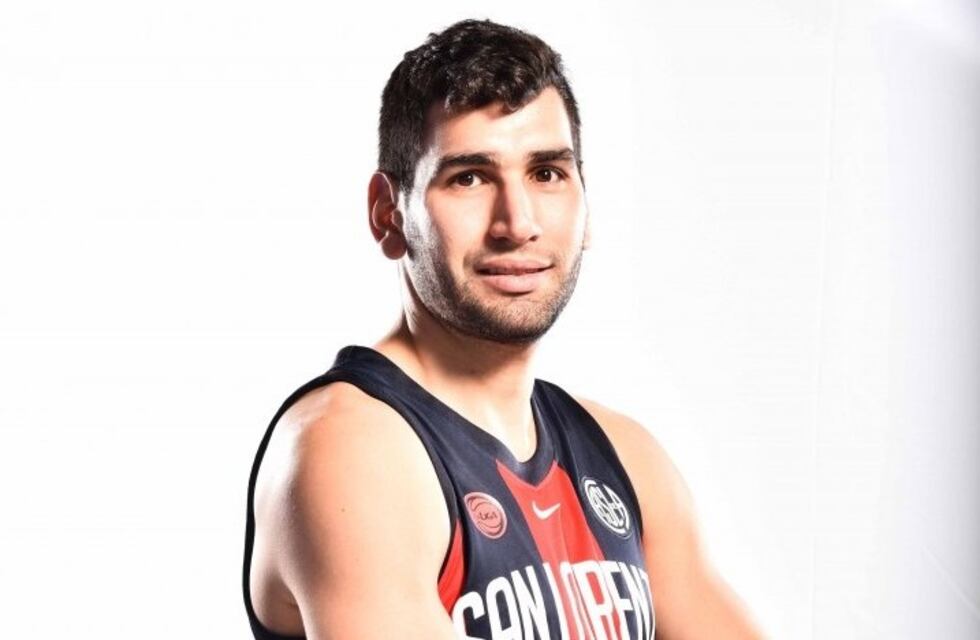 Basquetbolista paranaense en San Lorenzo