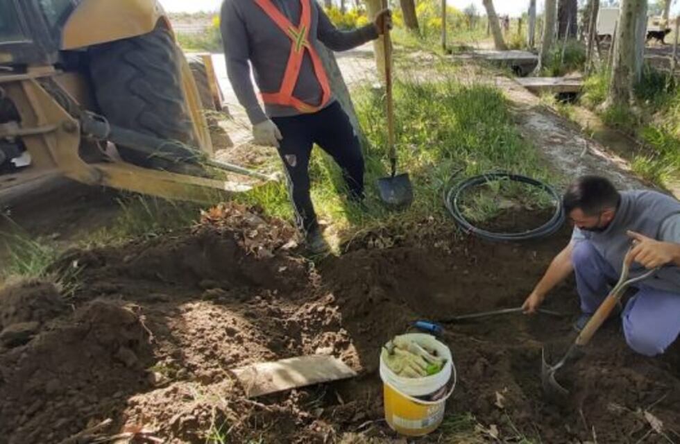 Por problemas en la red de agua revisan las conexiones domiciliarias