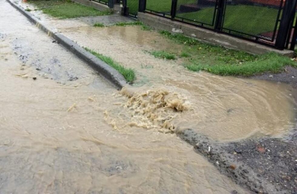 Río Turbio: vecinos reclaman por desborde de aguas cloacales