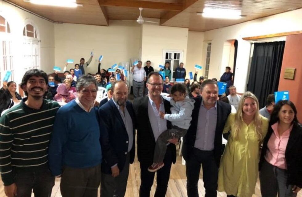 Desarrollo Social realizó importante entrega de programas en Roca y Los Surgentes