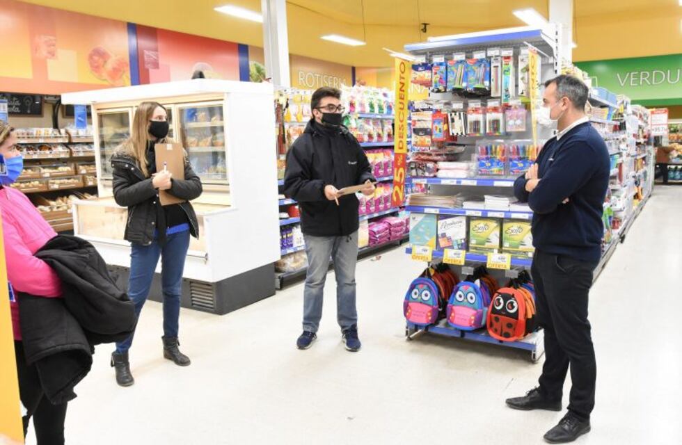 La Brigada Sanitaria recorre supermercados