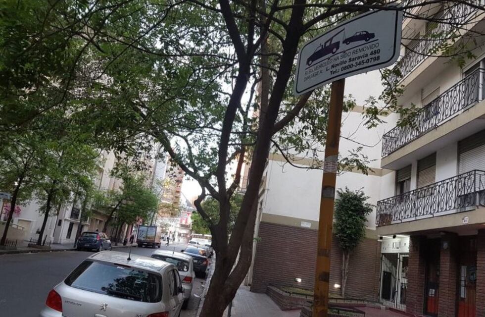 Nueva Córdoba: automovilista apuñaló a un "naranjita" y huyó