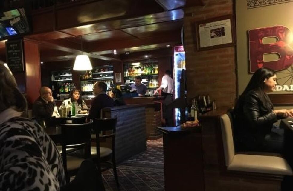 Flexibilizaciones: los clientes podrán ingresar en los bares y habilitan las reuniones sociales