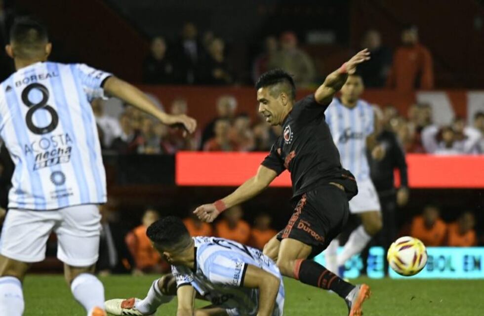 Atlético Tucumán lo dio vuelta sobre el final y Newell's se hundió en el Coloso