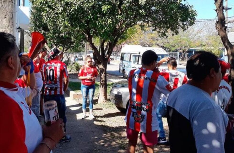 Enfrentamientos entre hinchas de San Martín y Boca