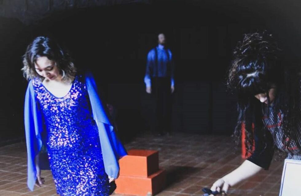 Grupo teatral La Zuri  presenta El motivo El tango cuenta tu historia