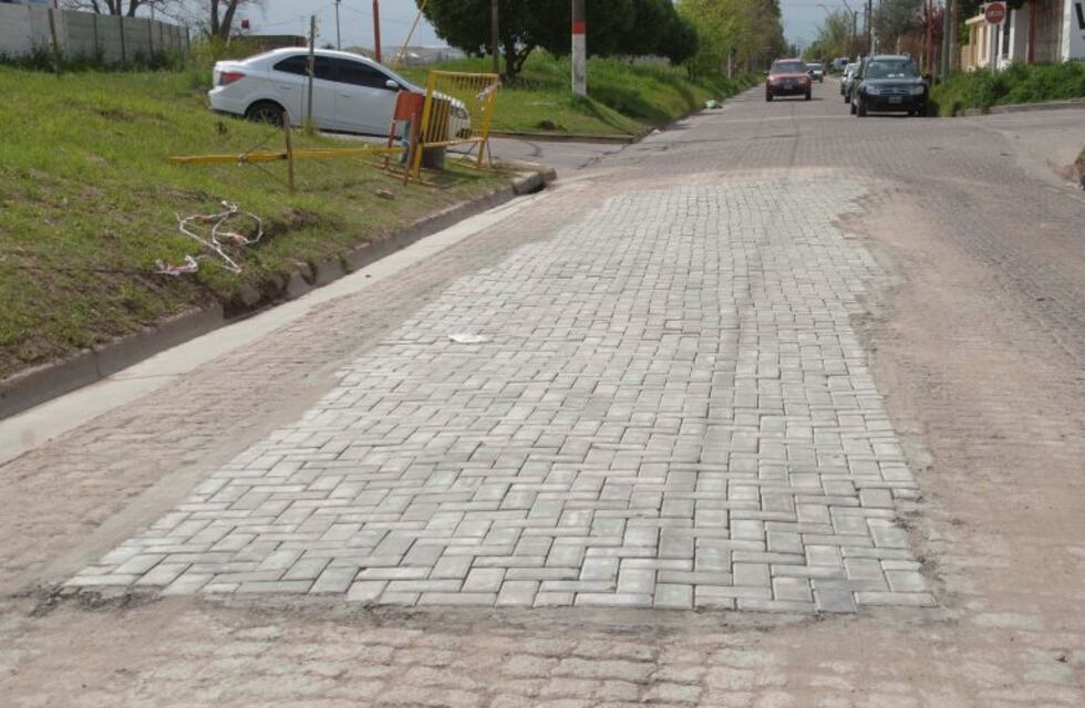 Reparación del pavimento articulado en Alem