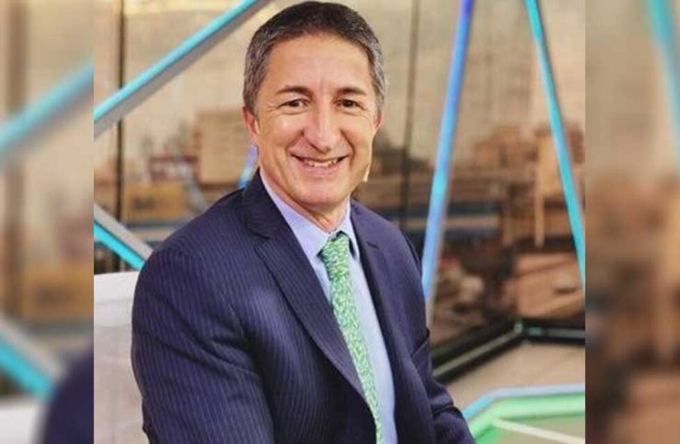 El periodista Adrián Ventura se enojó en pleno vivo porque una empleada se cruzó en cámara