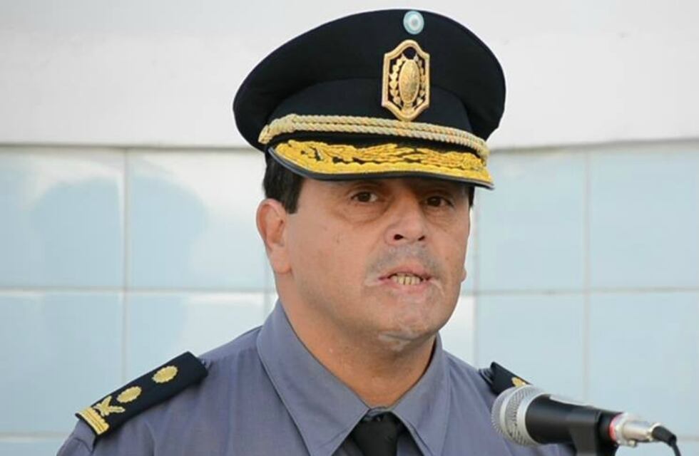 El ex subjefe de policía de Rosario ya está al mando en Melincué y asumió su sucesor en el cargo