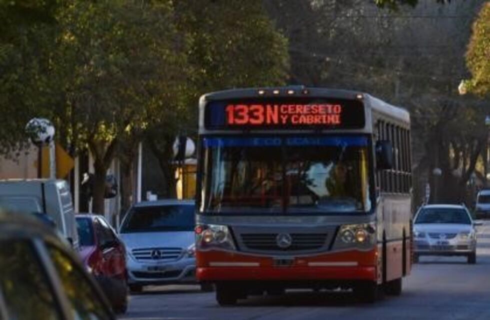 Se negó a ser robada en el colectivo y un hombre la manoseó