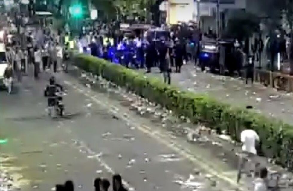 Difunden video sobre los incidentes en avenida Pellegrini tras la Fiesta de la Cerveza