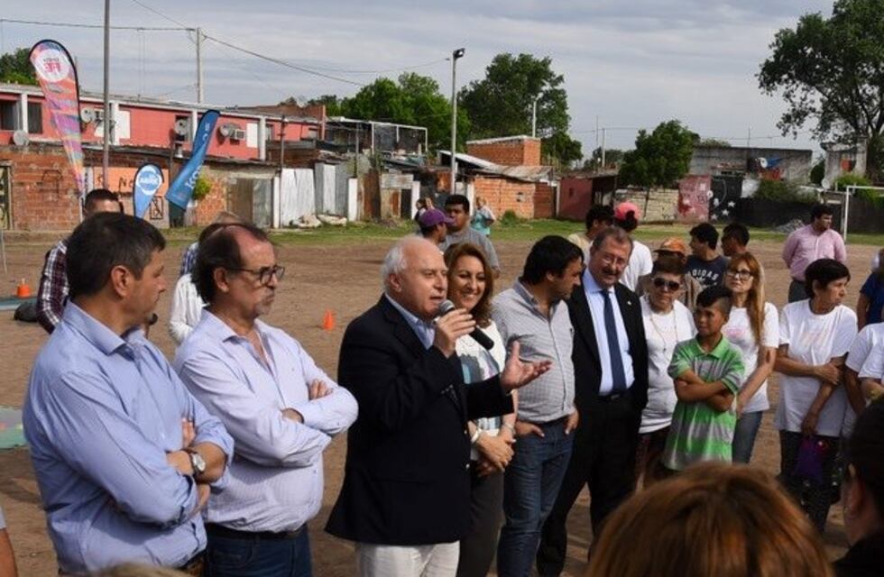 Lifschitz cree que "estaría mal" que la Iglesia "tome partido" por un sector en política