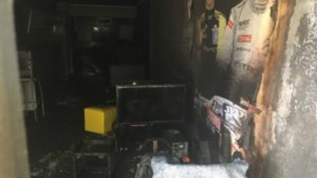 Rompieron la vidriera, colocaron una molotov y lograron incendiar el local.