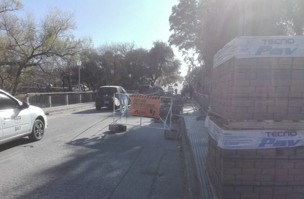 Renuevan veredas del puente San Martín