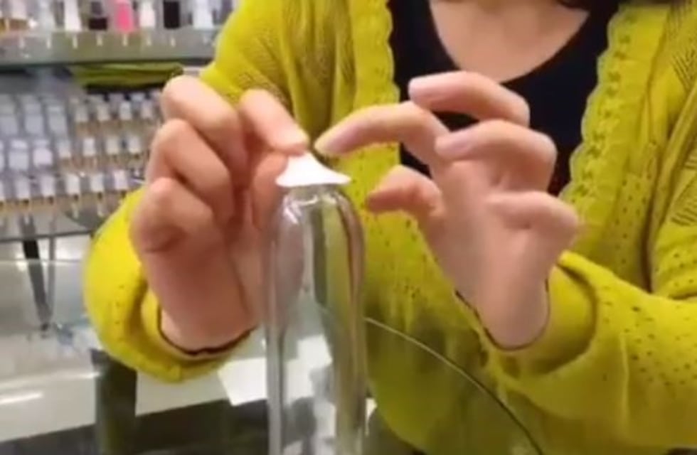 El polémico "sticker" para el pene que promete reemplazar al preservativo