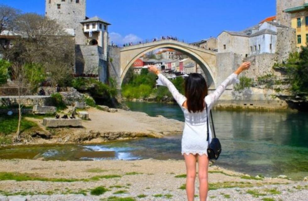 Ofrecen un sueldo 2.500 euros mensuales para viajar por el mundo