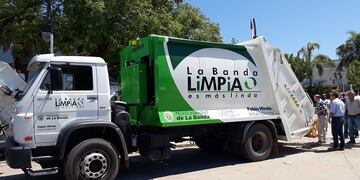 El chofer de un camión recolector de basura fue asaltado a las cuatro de la mañana\u002E