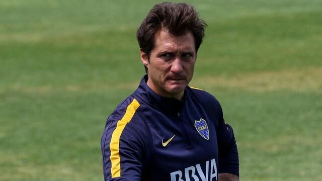 Guillermo Barros Schelotto prueba el equipo para jugar ante River.