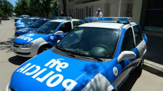 Patrullero del Comando Radioelu00e9ctrico de la policu00eda de Santa Fe.