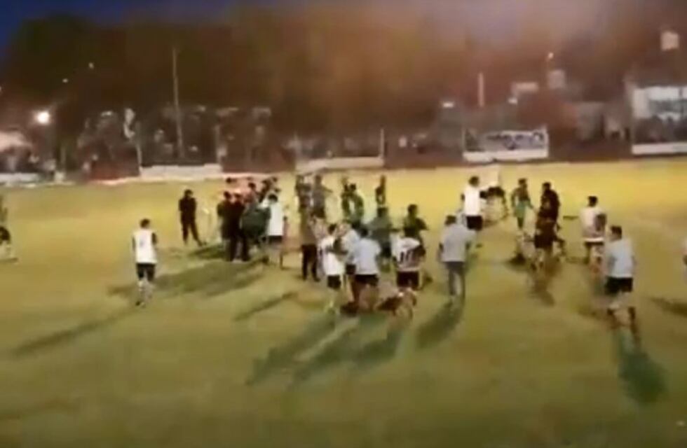 Batalla campal y partido suspendido en el fútbol de San Cristóbal