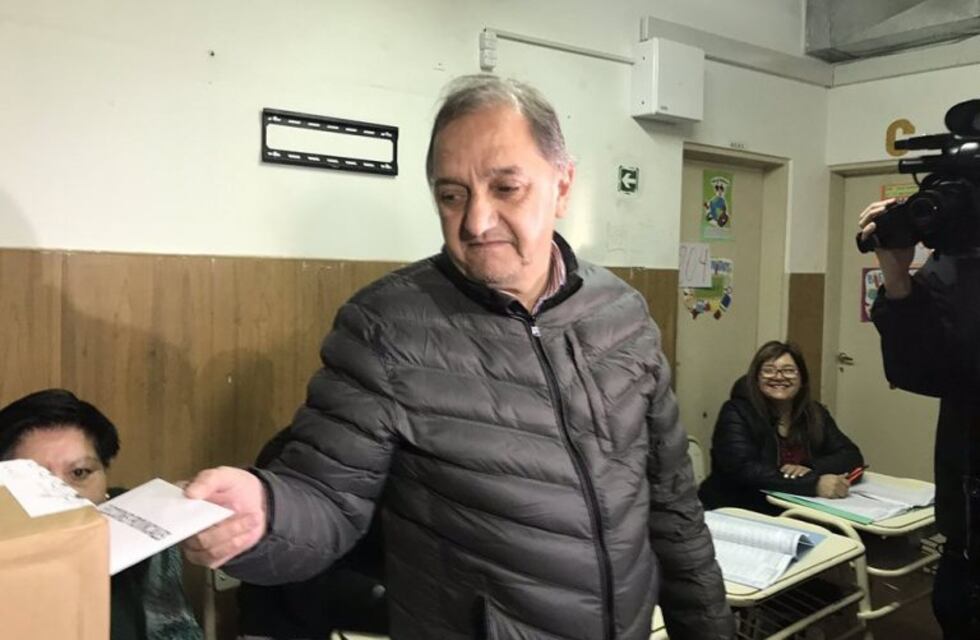 Carlos Linares: ''Hay que felicitar al que gana, esto no es una guerra''