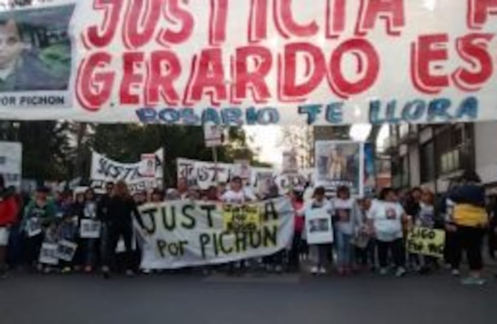 El juez federal que pidió el sobreseimiento de los imputados por la muerte de "Pichón" Escobar se apartó de la causa