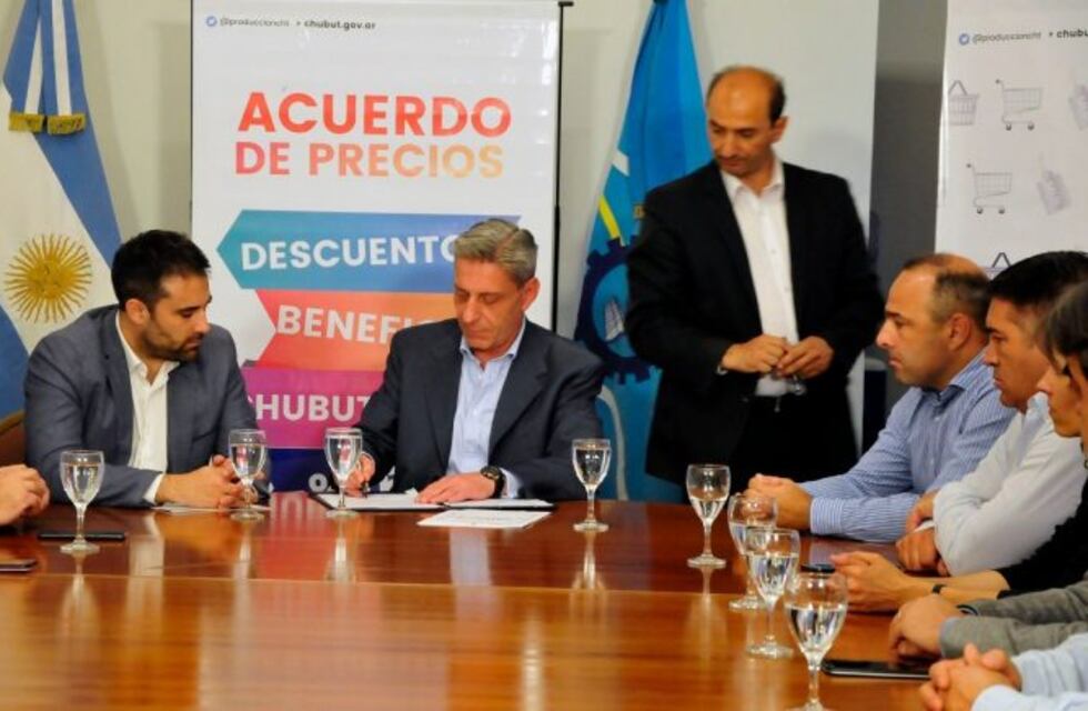 Canasta Navideña: Provincia firmó un nuevo acuerdo con supermercados
