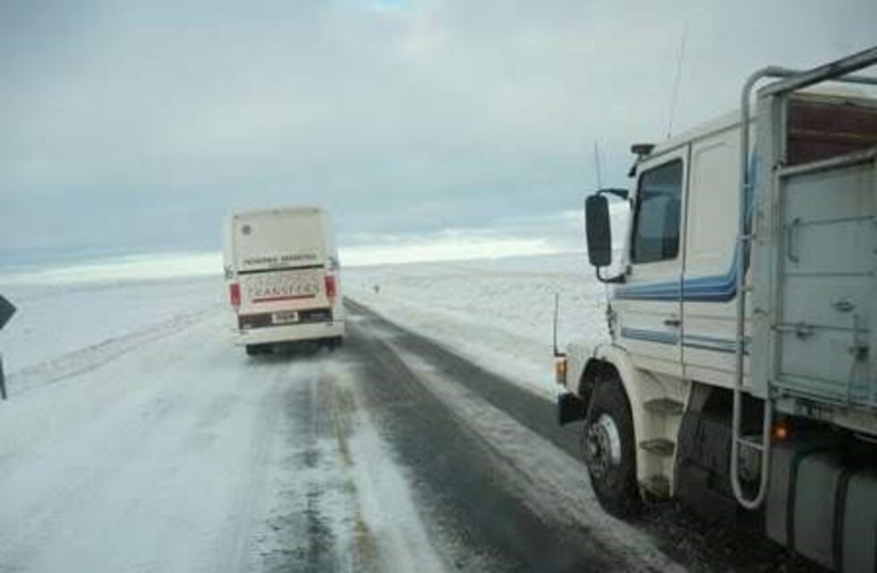 Quedaron varados en la ruta de noche y sin ayuda