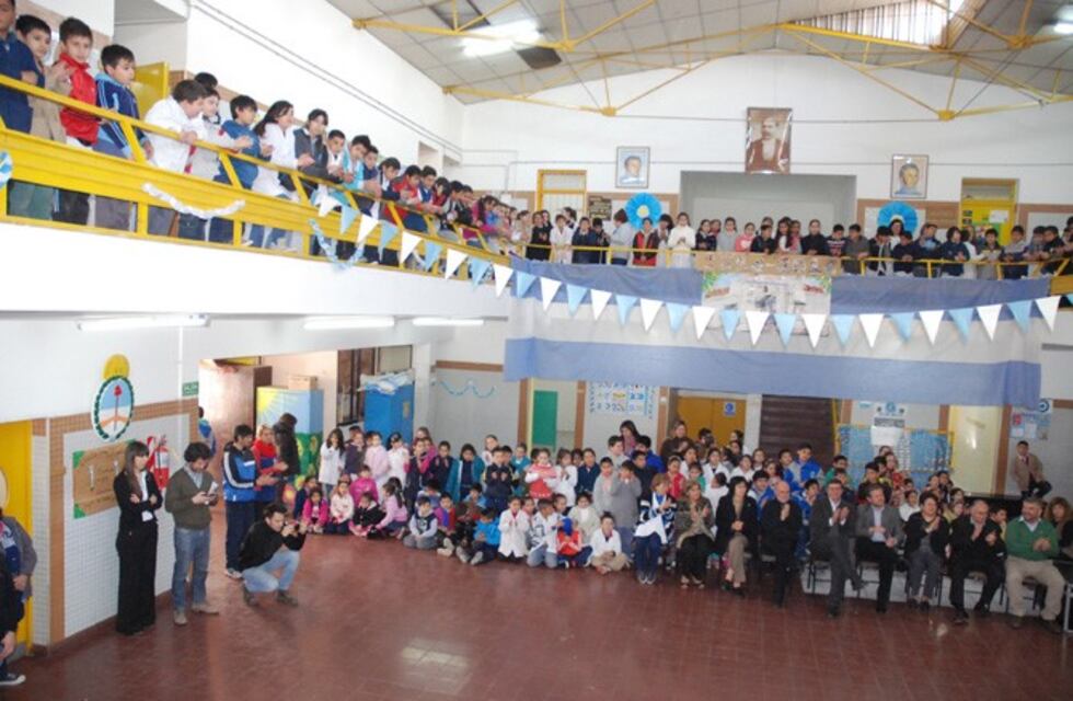 Las Heras presentó el programa 'Yo amo a mi escuela'