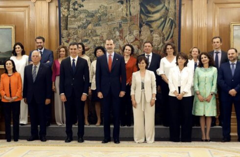 El Gobierno más femenino en la historia de España asumió el poder