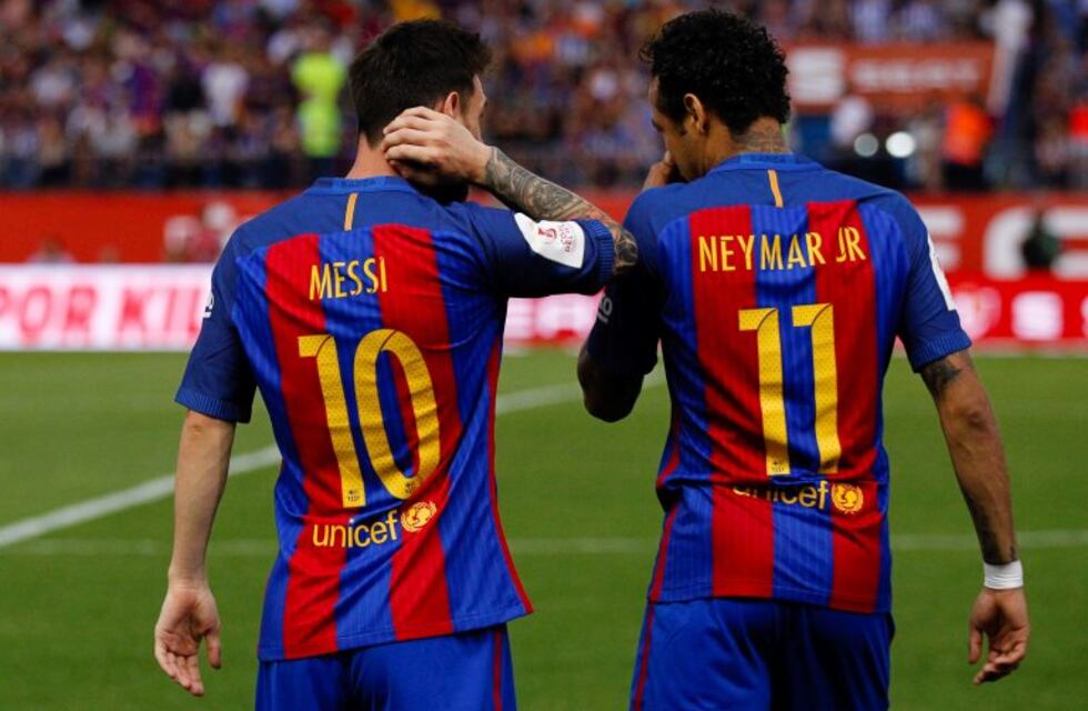 Neymar rompió el pacto de confidencialidad y publicó una foto desde adentro de la fiesta